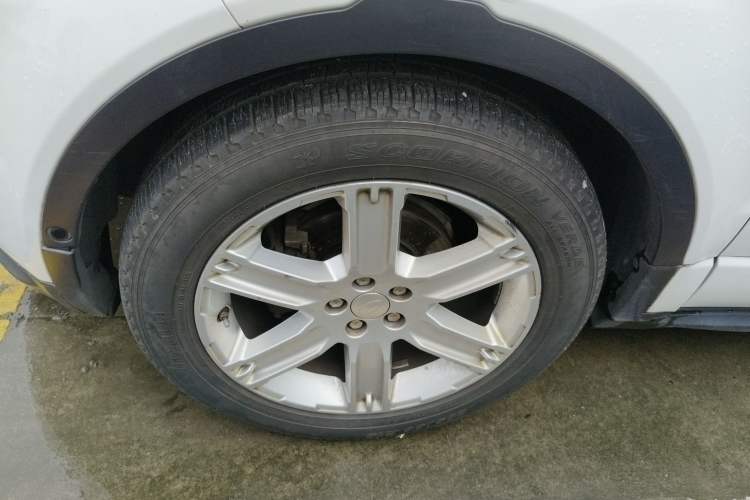 Used Land Rover Range Evoque 2015 2.0T Five-Door Sporty Edition Left Front Wheel Hub