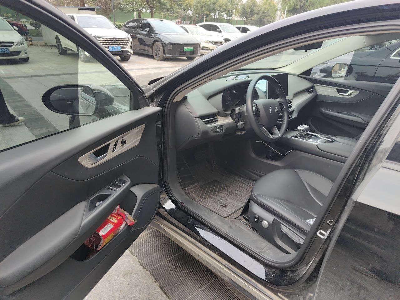 Hongqi E-QM5 2023 620km PLUS — снимка 16