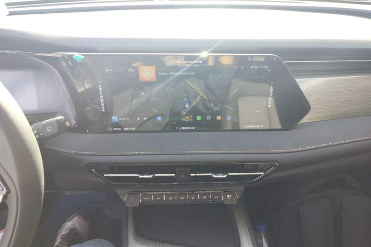 Used CHANGAN X7 PLUS 2024 1.5T Automatic Luxury Edition 5 Seats Audio And AC Panel