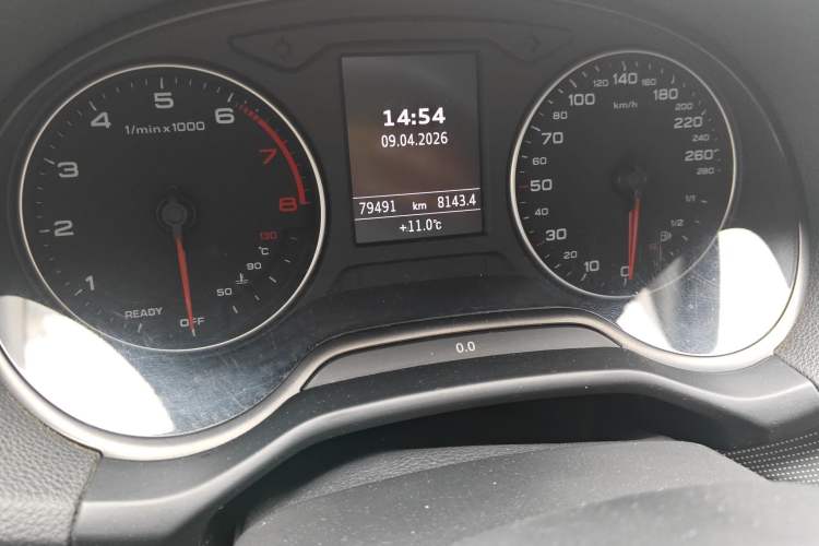 Used Audi Q2L 2022 35 TFSI Advanced Style Edition Odometer Close Up