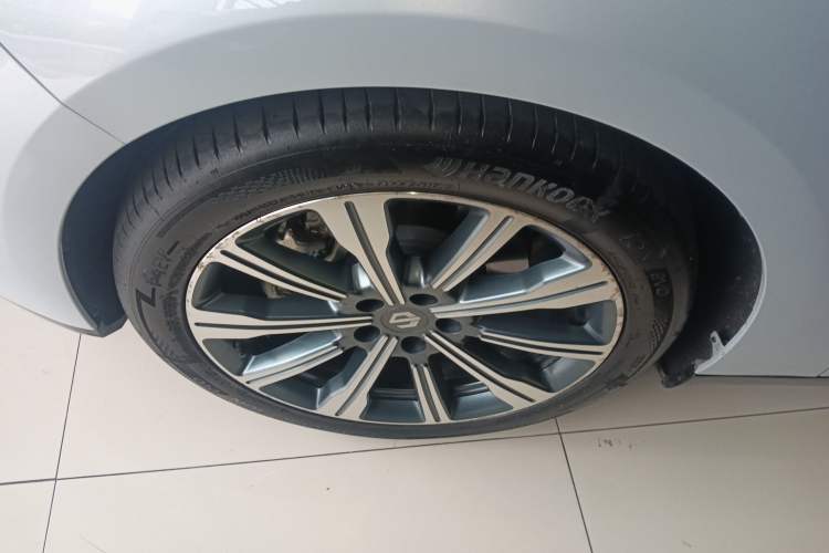 Used Leapmotor C01 2023 Range-Extended 216 Comfort Edition Left Front Wheel Hub