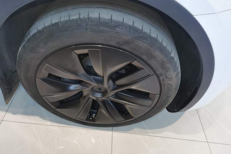 Used Tesla Model Y 2024 Rear-Wheel-Drive Version

