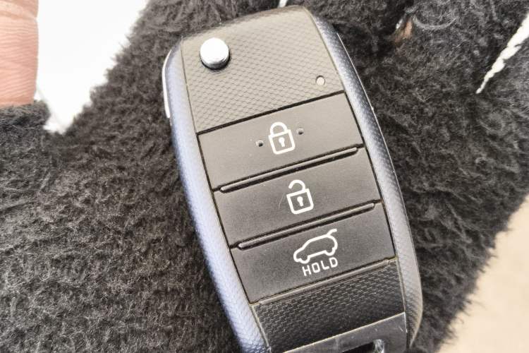 Used Kia kx1 Stonic 2019 1.4L Manual Fun Edition China VI Standard