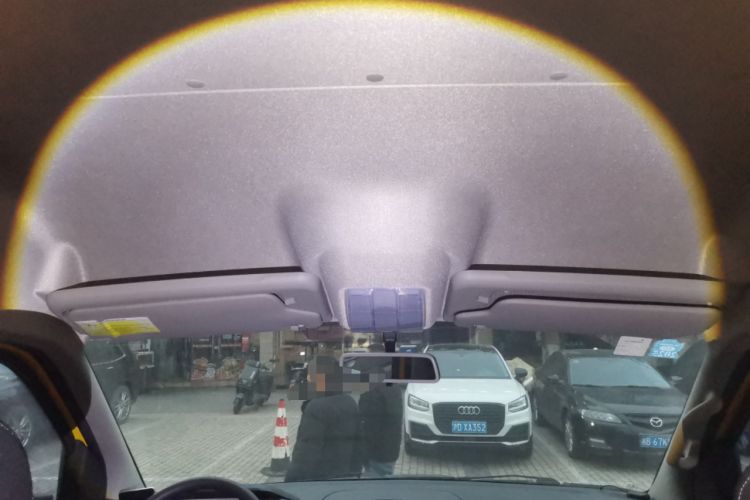 Used SAIC MAXUS Xintu V80 2021 2.0T AMT Classic Aoyuntong Short Wheelbase Ultra-Low Roof 7/8/9-Seater Headliner