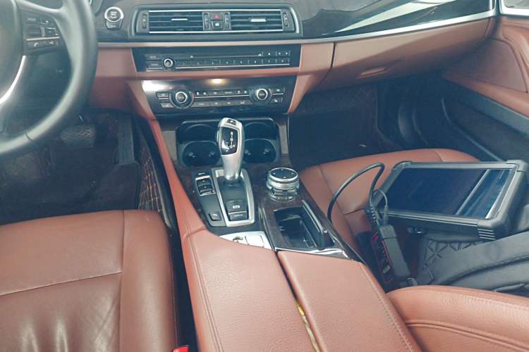 Used BMW 5 Series 2017 528Li Leading Model
