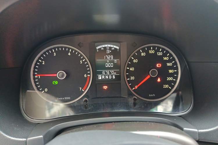 Used Volkswagen Lavida 2011 1.6L Automatic PinYou Edition Instrument Cluster