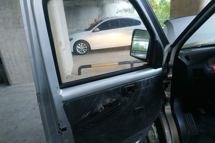 Used Wuling Rongguang Small Truck 2017 1.5L Double-Cab Basic Version L3C