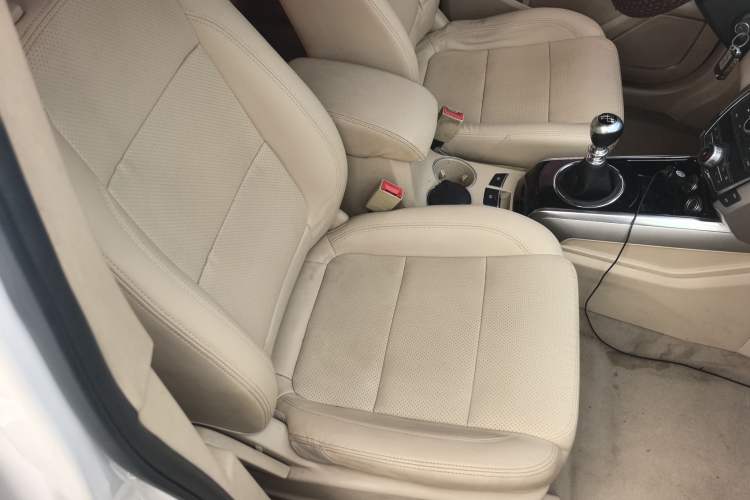 Used Zotye Domy X5 2017 Upgraded Model 1.5T Manual Luxury 7-Seater