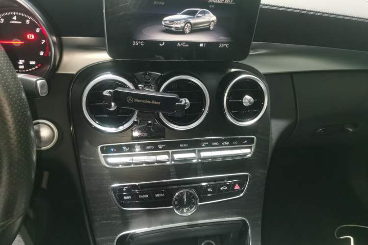 Used Mercedes-Benz C-Class 2018 C 200 L Sport Edition Audio And AC Panel