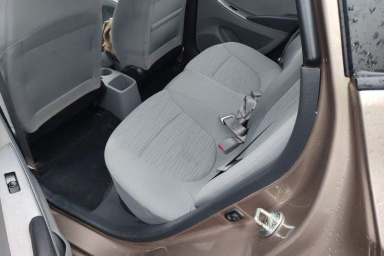 Used Hyundai Verna (older generation) 2014 1.4L Manual Smart GLS Trim Left Rear Seat