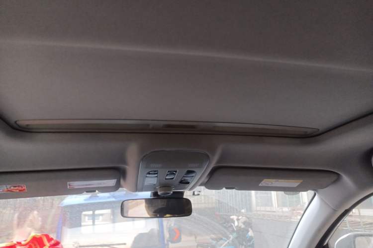 Used Haval H2 2017 Blue Label 1.5T Manual Two-Wheel Drive Luxury Model Headliner