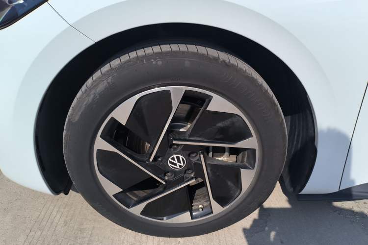 Used Volkswagen ID.3 2025 Smart Edition Outstanding Model Left Front Wheel Hub