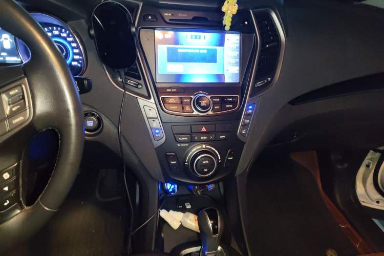 Used Hyundai Santa Fe 2015 2.0T Automatic 4x4 Top-Grade 7-Seater
