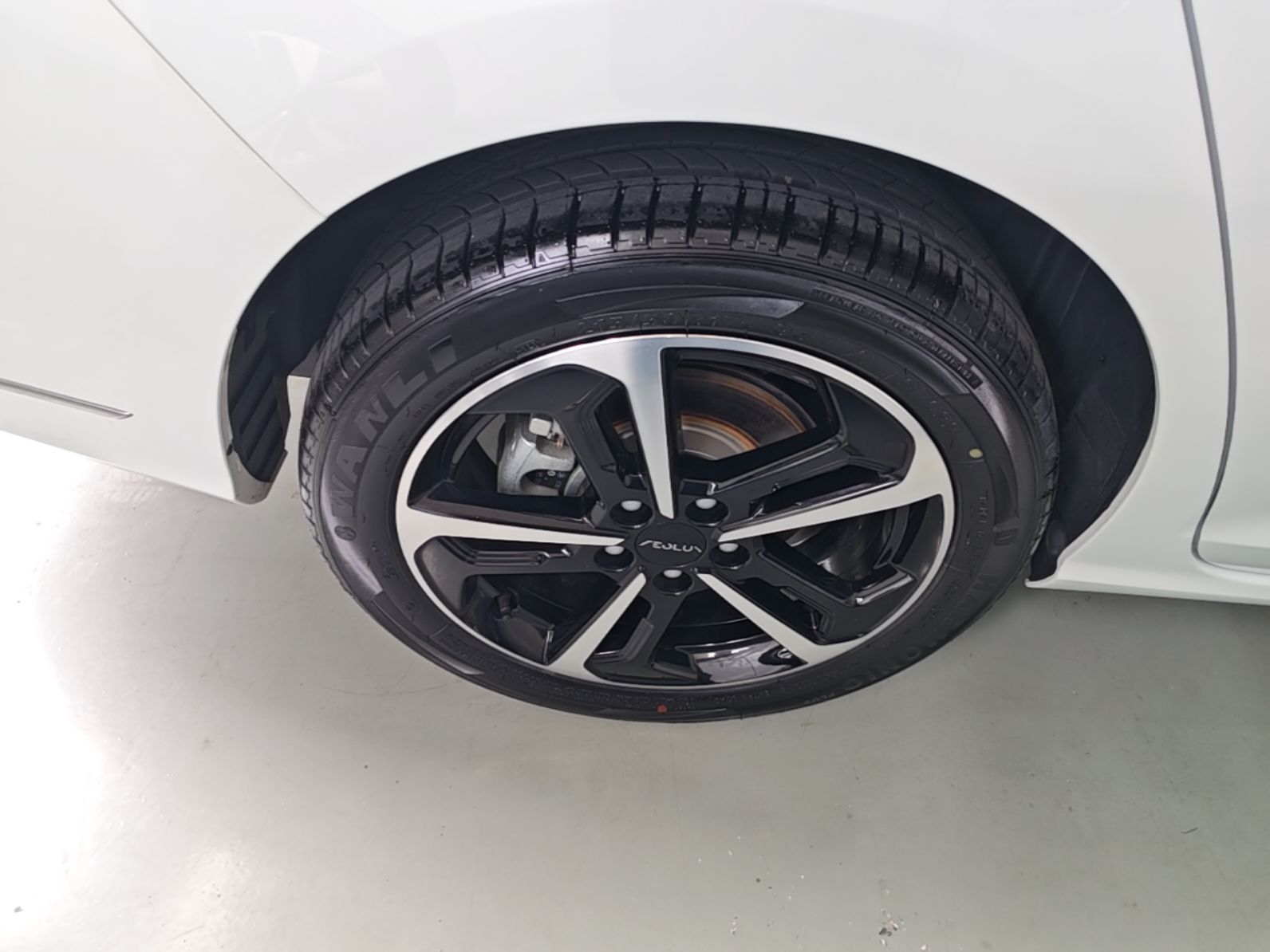 Dongfeng Aeolus Yixuan MAX 2024 1.5T Luxury Edition — снимка 11