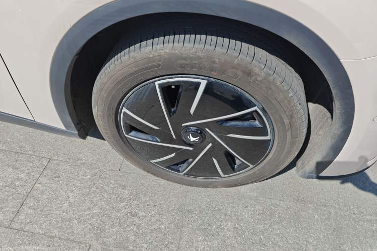 Used ARCFOX Alpha S5 2025 Facelifted 560PRO 185kW Right Front Wheel Hub