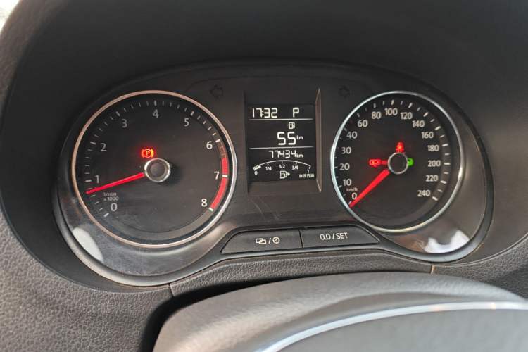 Used Volkswagen Polo 2016 1.6L Automatic Comfort Model
