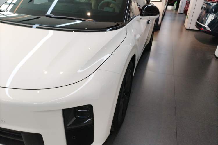 Used Li Auto i6 2025 Model Two-Wheel-Drive Standard Type
