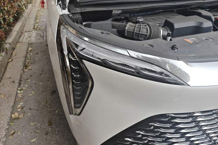 Used Buick Century 2025 2.0T Seven-Seater Yinshi Edition Right Front Headlight