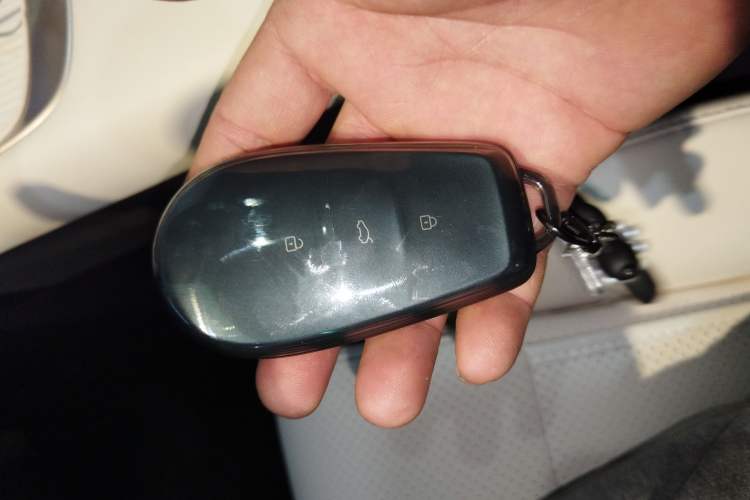 Used Nissan N6 2026 Model 180 Max Interior 1