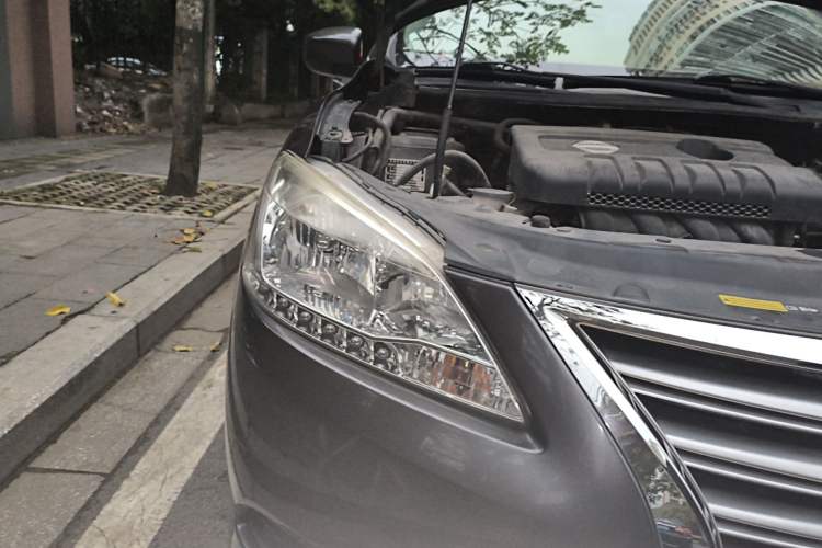 Used Nissan Sylphy 2014 1.6XV CVT Deluxe Edition Right Front Headlight