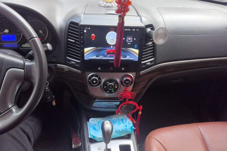 Used Hyundai Santa Fe Classic 2011 2.4 Comfort Edition 7-Seater Two-Wheel Drive