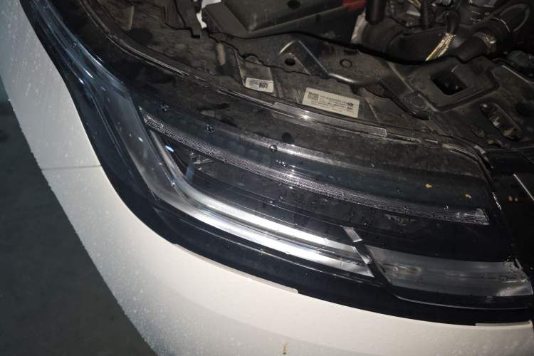 Used Land Rover Range Velar 2025 Dynamic HSE Right Front Headlight