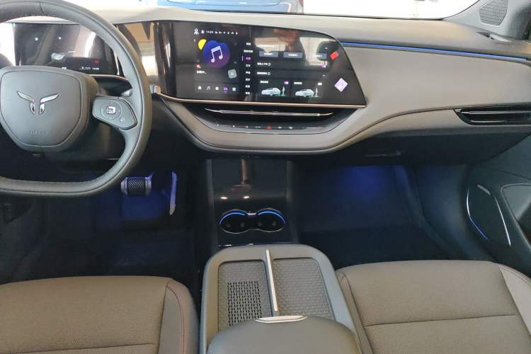 Used Hongqi EH7 2025 600 Smart Selection Edition