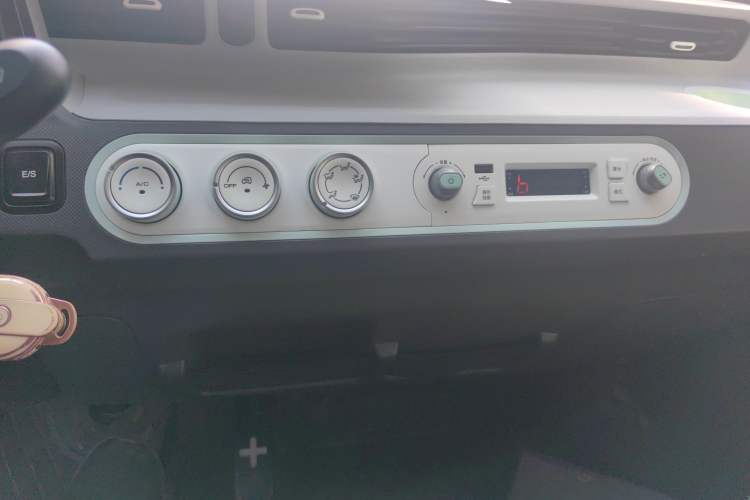 Used Wuling Hongguang MINIEV 2022 Macaron Fashion Model Lithium Iron Phosphate Audio And AC Panel