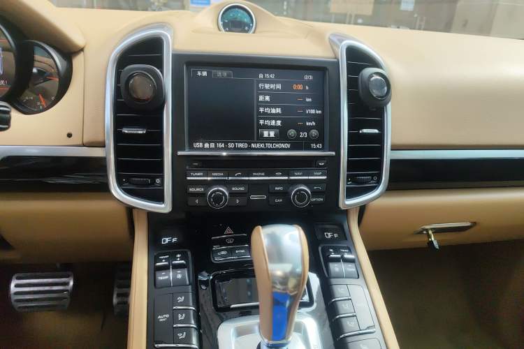 Used Porsche Cayenne 2014 Cayenne Platinum Edition 3.0T Audio And AC Panel