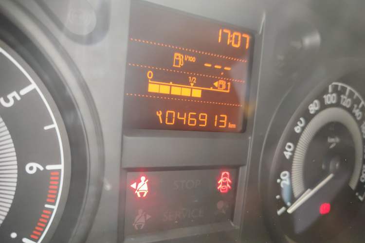 Used Peugeot 301 2014 1.6L Manual Comfort Edition
