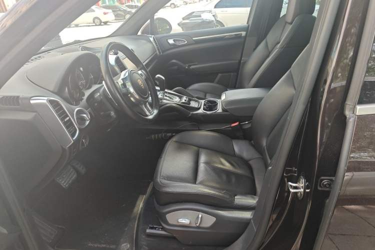 Used Porsche Cayenne 2014 Cayenne Platinum Edition 3.0T
