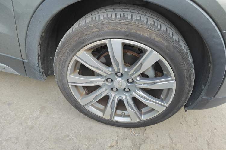 Used Cadillac XT4 2018 28T 4x4 Platinum Edition