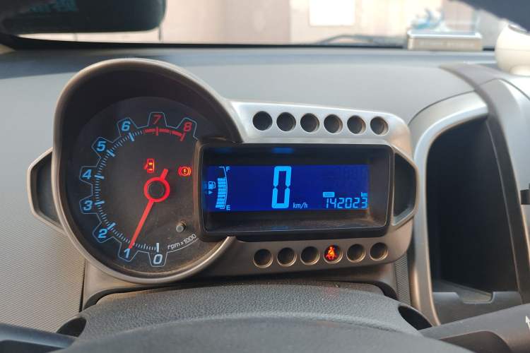 Used Chevrolet Aveo Sonic 2011 Sedan 1.4L Manual Transmission SE
