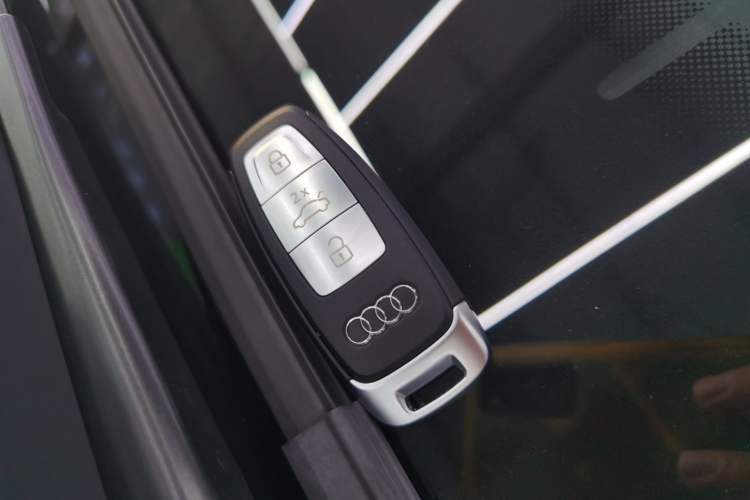 Used Audi Q4 e-tron 2024 40 e-tron Boundary Edition in Midnight Blue