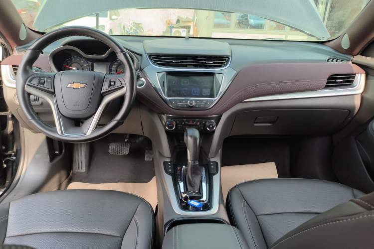 Used Chevrolet Malibu 2018 530T Automatic Luxury Edition Audio And AC Panel