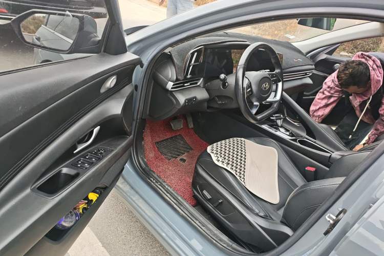 Used Hyundai Elantra 2021 1.5L CVT LUX Prestige Edition