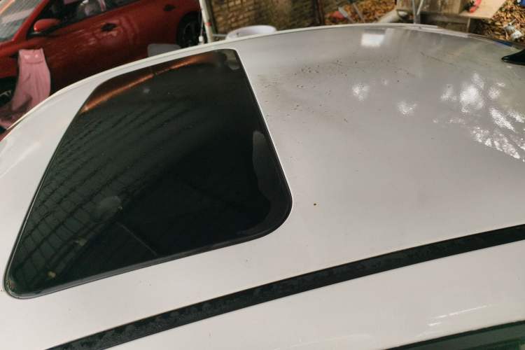 Used Hyundai Verna (older generation) 2017 1.4L Manual Colorful Skyroof Version China V Standard