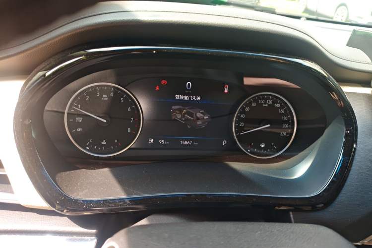 Used Buick GL8 2023 Facelifted Land Cruiser Executive Luxury Version