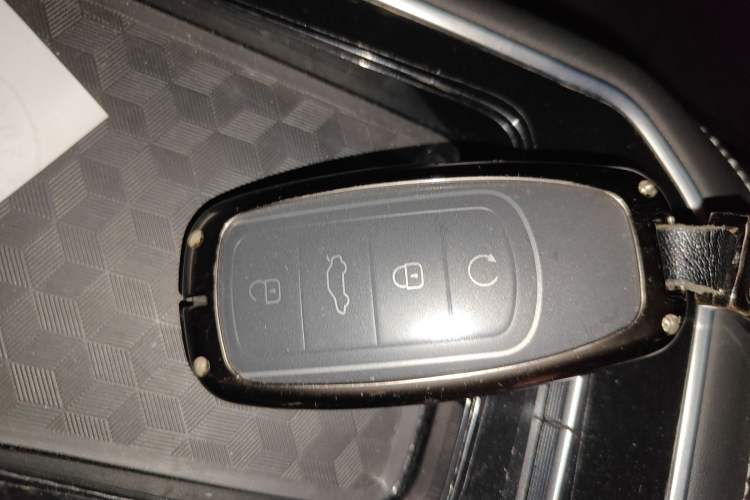 Used Chery Tiggo 8 2024 Honor Edition 230TCI Automatic Excellence Version 7 Seats Vehicle Key