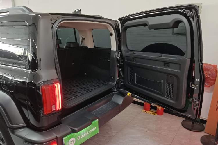 Used Tank 300 2024 2.0T Conqueror Trunk