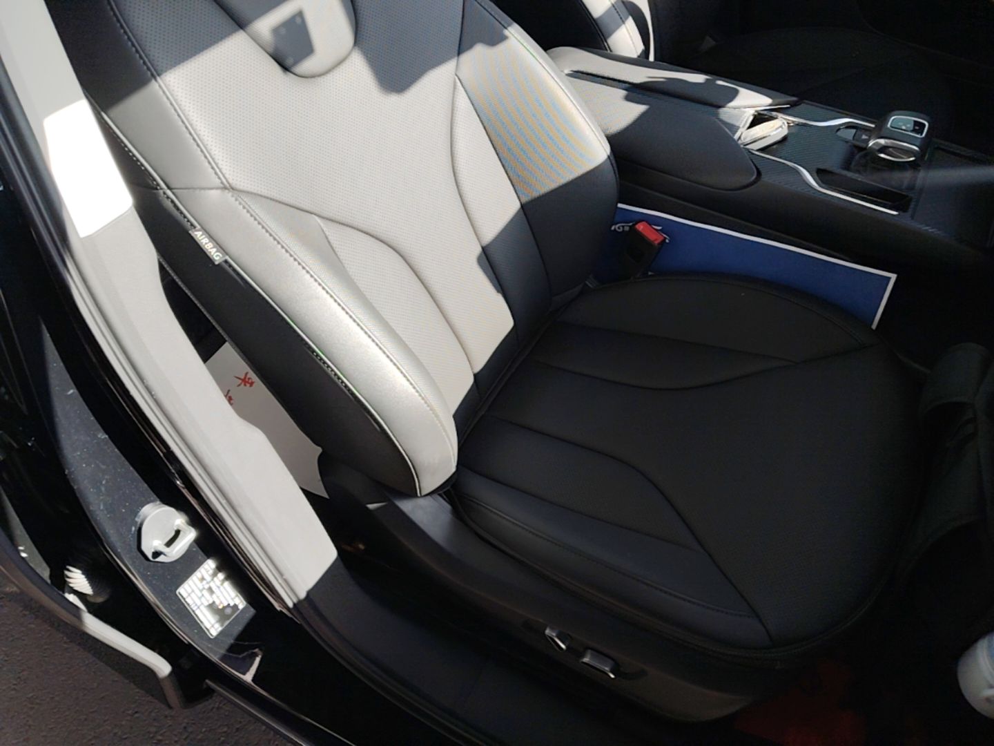 Hongqi E-QM5 2023 Revised Version Basic Travel Edition — снимка 19