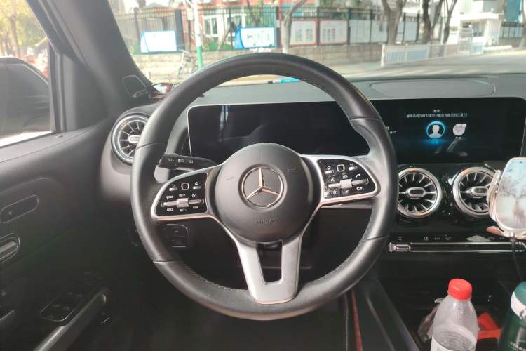Used Mercedes-Benz GLB 2020 GLB 200 Stylish Edition Steering Wheel