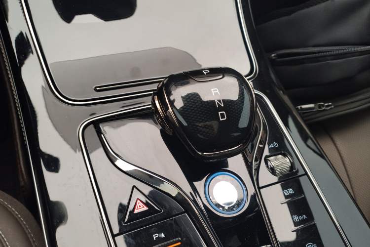 Used BYD Han 2024 EV Glory Edition 506KM Front-Wheel-Drive Premium Model Gear Lever