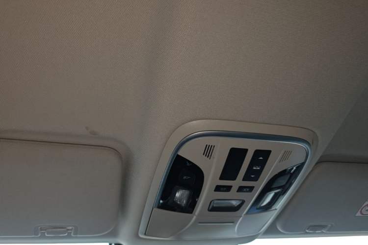 Used Wey VV5 2017 2.0T Flagship Edition Headliner