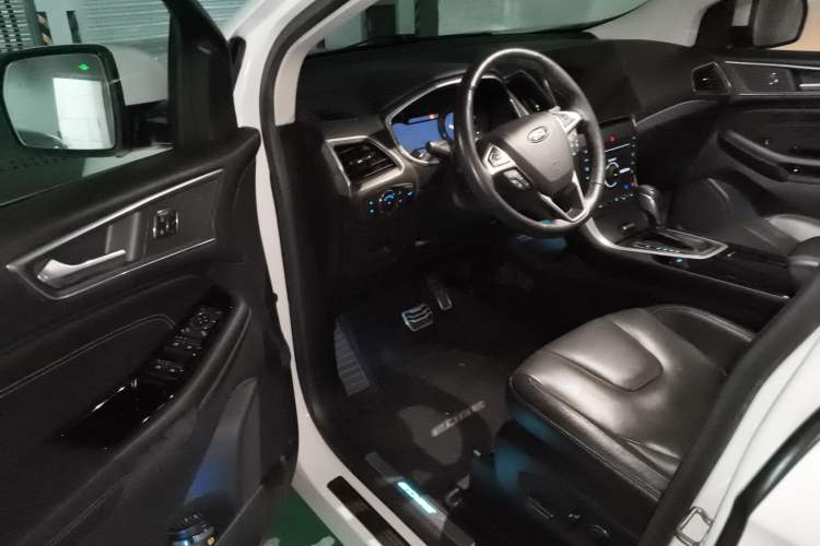 Used Ford Edge 2015 2.0T GTDi Four-Wheel Drive Prestige Model
