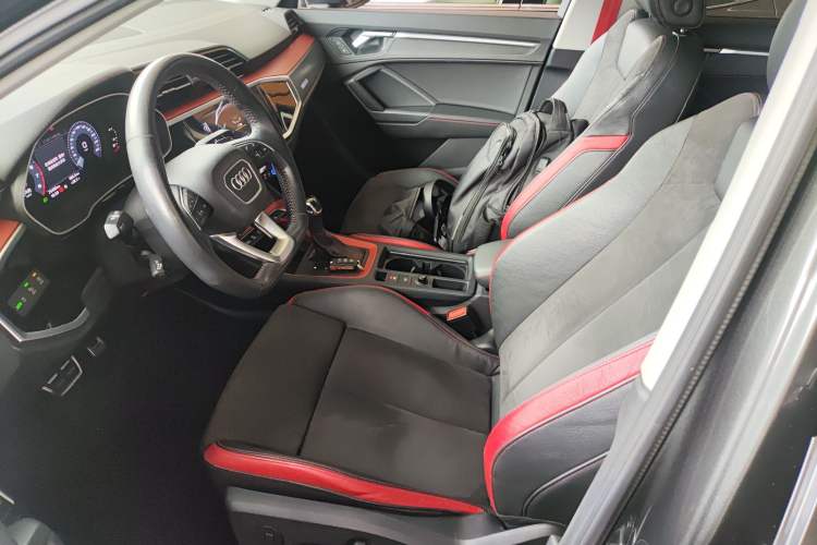 Used Audi Q3 2021 40 TFSI Fashion Dynamic Model
