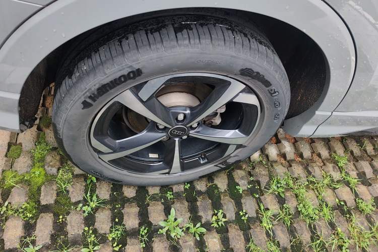 Used Audi Q3 2024 45 TFSI quattro Fashion Dynamic Edition Launch Special Edition Right Rear Wheel Hub