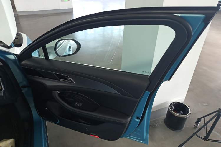 Used Hongqi H5 2024 1.5T HEV Smart Connect Flagship Edition