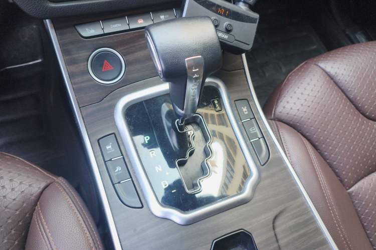 Used Land X7 2015 2.0T Panoramic Prestige Edition
