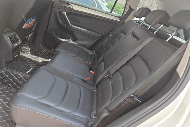 Used Volkswagen Tiguan L 2019 330TSI Automatic Two-Wheel Drive Smart Luxury Version China VI Standard Left Rear Seat
